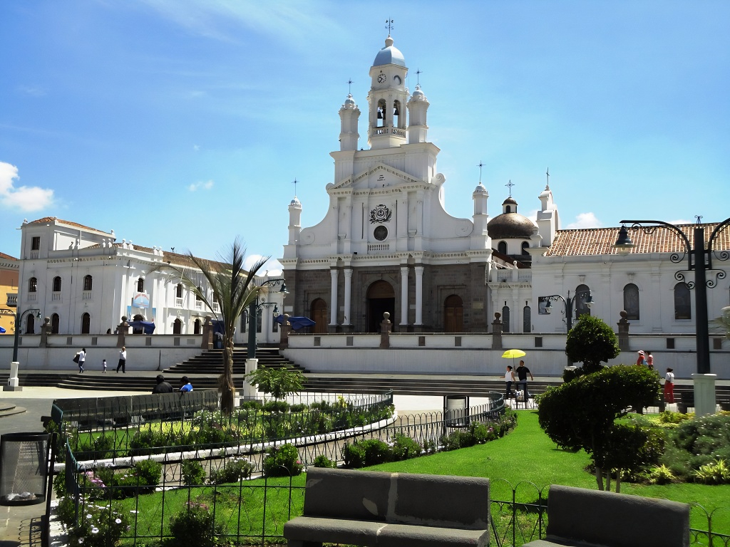 Carillón electrónico DMC 3800 y campanas automatizadas en la Parroquia San Juan Bautista de Sangolquí, Ecuador
